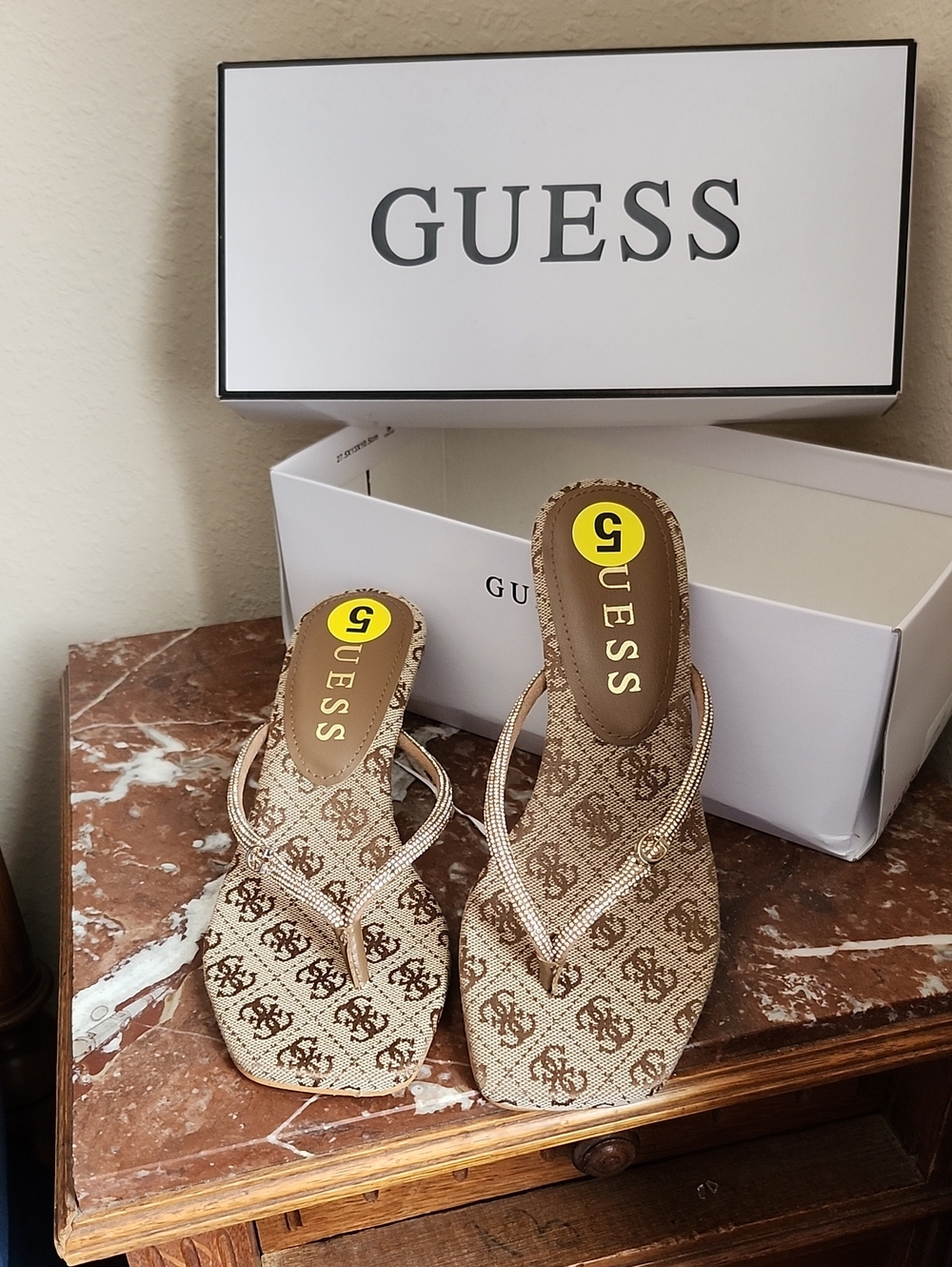 GUESS Beige Logo Patterned Flip-Flop Sandals with Metallic Straps